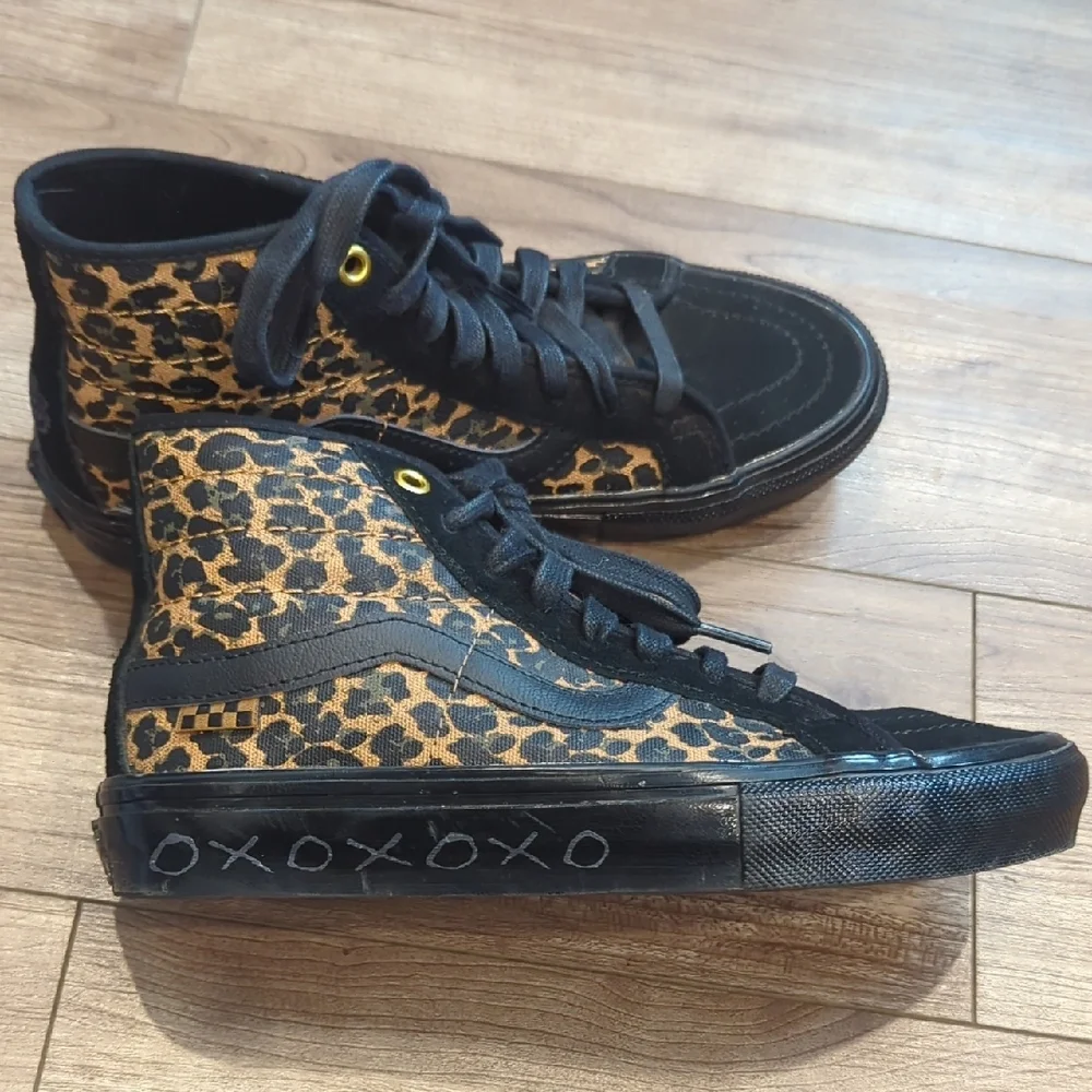Vans Limited Edition Cher Strawberry Leopard Sk8 His - Picture 4 of 9